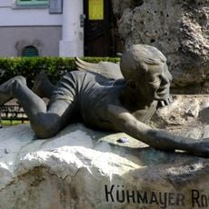 Kačacia fontána, socha