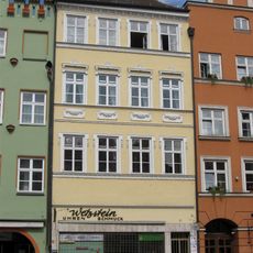 Wohn- und Geschäftshaus