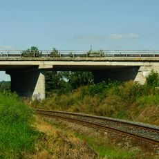 Most Plzeňské ulice přes železnici u Malého Rapotína