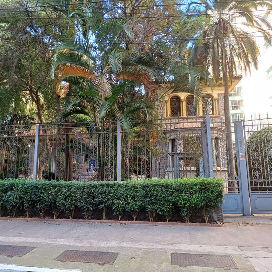 Imóvel à Rua Cincinato Braga, nº 434