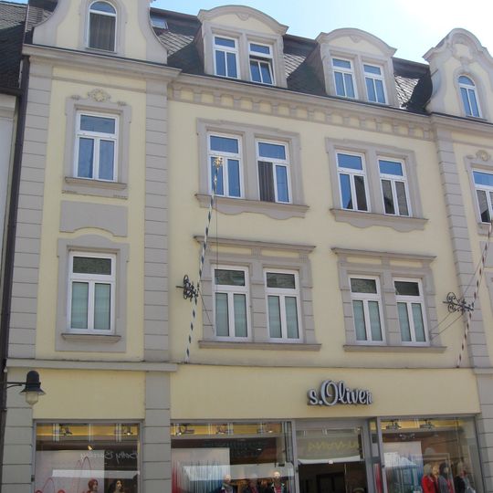 Obere Hauptstraße 9