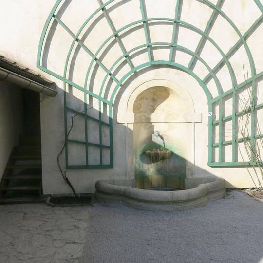 Malá kašna u zámeckého divadla v Českém Krumlově