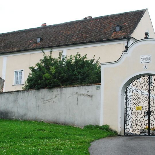 Pfarrhof