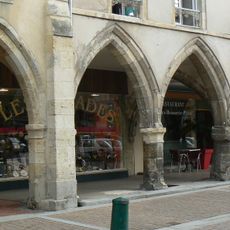 Arcades de la place de la République, Carentan