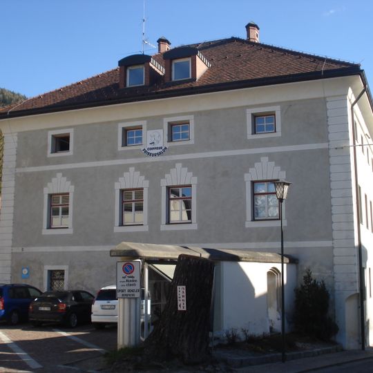 Grafenhaus und Schreiberhaus in Niederrasen