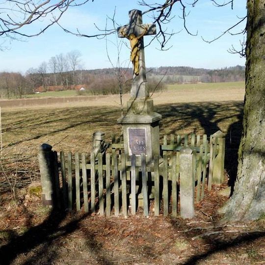 Kříž u silnice severovýchodně od Dudína