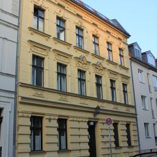 Mietshaus & Seitenhaus & Stallgebäude Möllentordamm 9