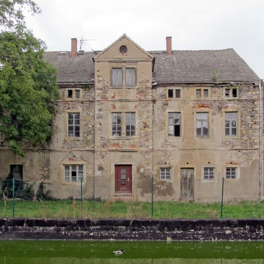 Sachgesamtheit Rittergut Casabra mit folgenden Einzeldenkmalen: Gutsverwalterhaus , Wirtschaftsgebäude und Gesindehaus  sowie nordöstliches Wirtschaftsgebäu