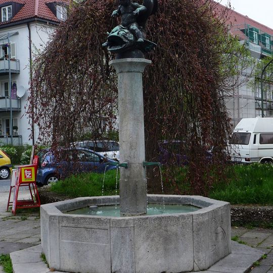 Brunnen mit Figur