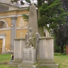 Pomník padlým v 1. světové válce u kostela v Kunraticích