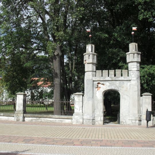 Ogrodzenie z bramkami