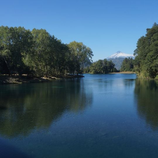 Pullinque Lake