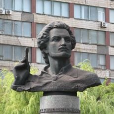 Monument to the young Kuindzhi