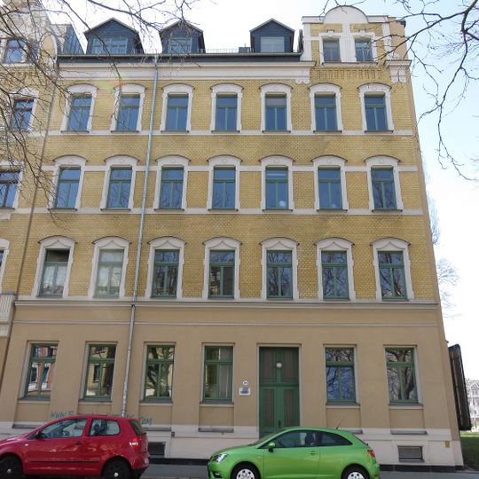 Mietshaus in halboffener Bebauung Reichenhainer Straße 18