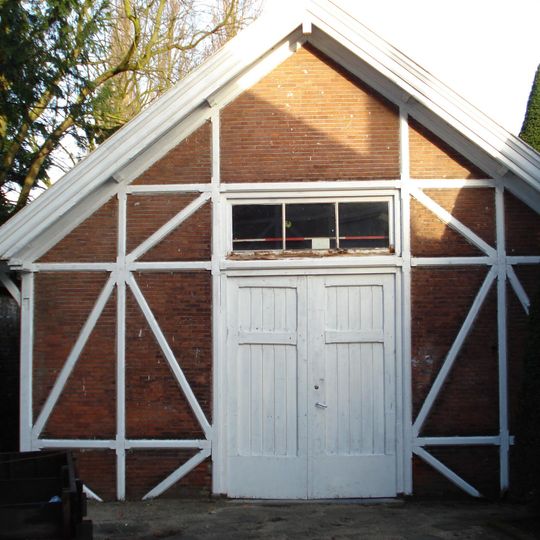 Algemene Begraafplaats Crooswijk: voormalig baarhuisje in chalet-stijl