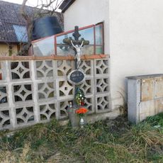 Kříž u domu č. 151 v Domašíně