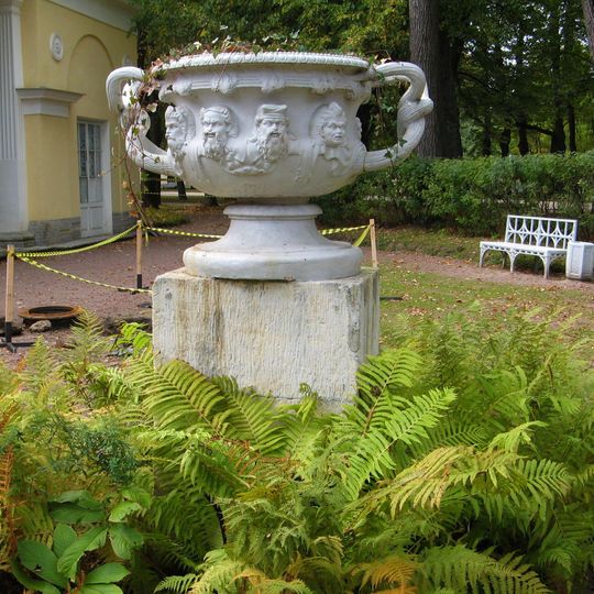 Krater-shape vase in Pavlovsk park
