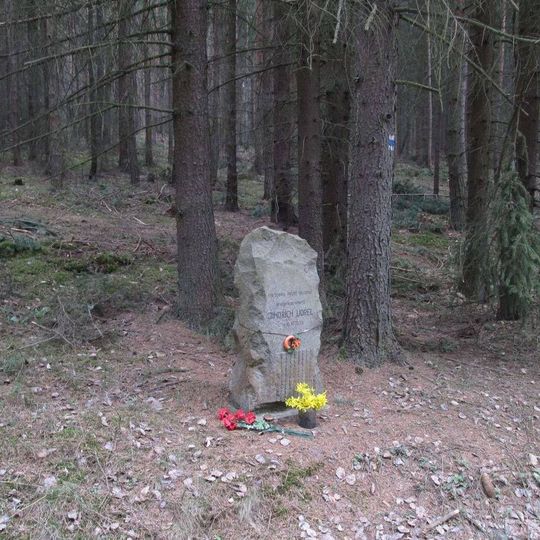 Pomník jižně od Řemešína