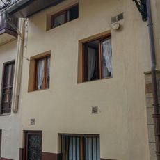 Casa Elkano 24 / Nagusia 25