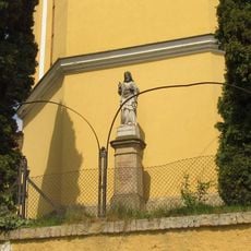 Socha Ježíše Krista v Náměšti na Hané za kostelem