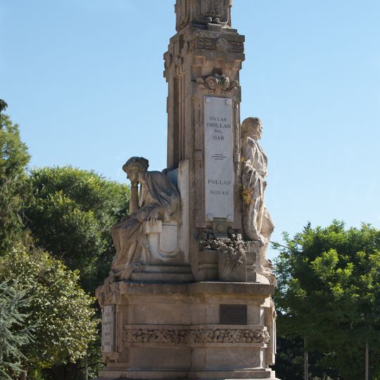 Monumento a Rosalía de Castro