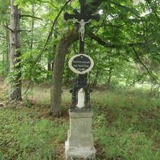 Kříž v zatáčce severně od Budišova