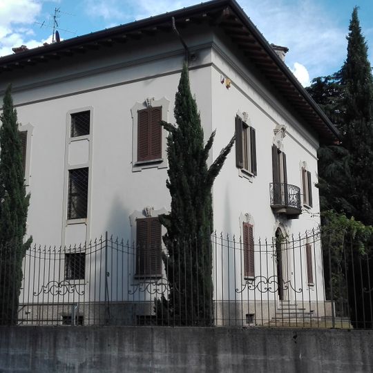 Villa De Ponti