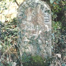 Milestone NW of Pantycrug