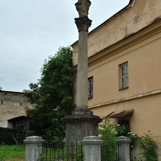 Mariánsky stĺp, stĺp s podstavcom