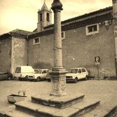 Cross in largo Monastero