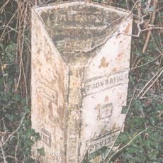 Milepost, between Tucker's Grave & Norton St Philip