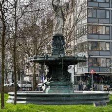 Place Fountains Plein