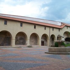 Kašna před kostelem v Křížové ulici v Děčíně