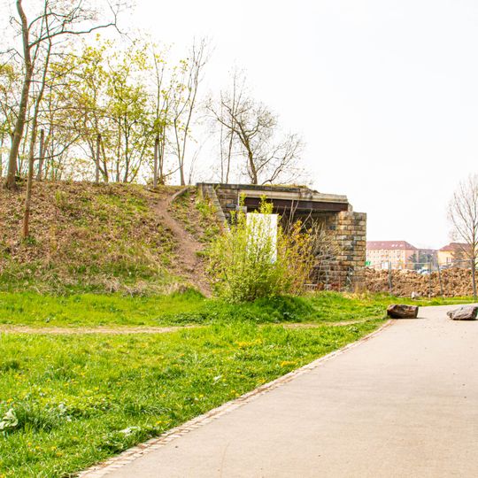 Násep bývalé vlečky na cvičiště železničního pluku v Pardubicích