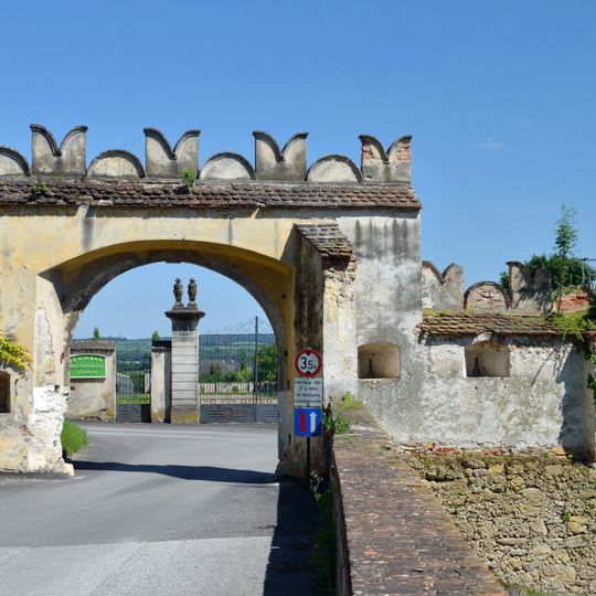 Zwei straßenübergreifende Portale
