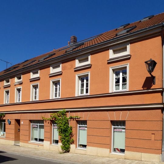 Wohn- und Geschäftshaus