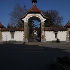 St-Leonard Cemetery with oratory