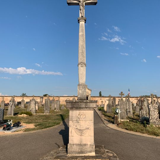 Cemetery cross of Saint-Bénigne