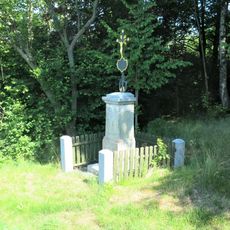 Kříž u cesty ke Křížové cestě v Brtníkách