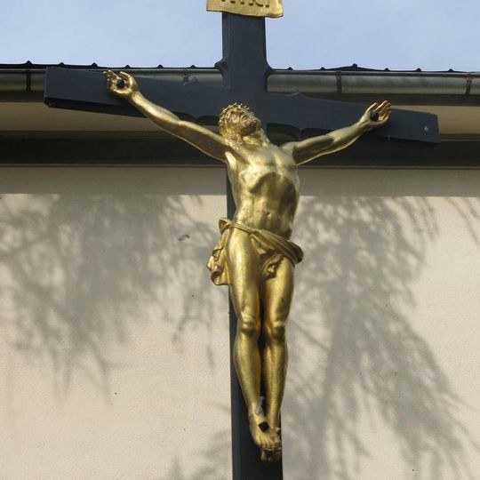 Kříž u kostela v Droužkovicích