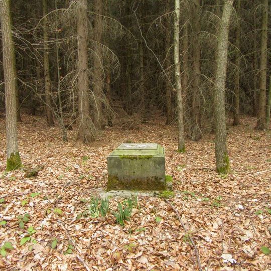 Podstavec jižně od Svojanova u silnice