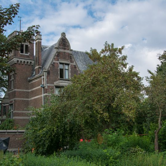 Sluismeesterswoning bij de Royerssluis