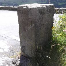 Guidestone, jct Wadsworth Lane/Height Rd/Nook Lane
