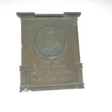 Pamětní deska na rodném domě Jana Urbana Jarníka