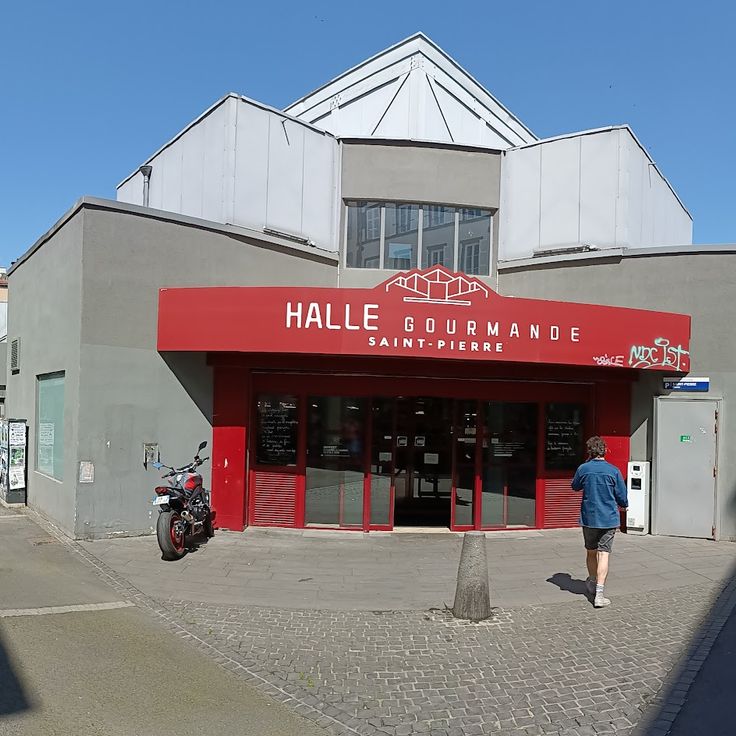 Saint-Pierre Gourmet Hall