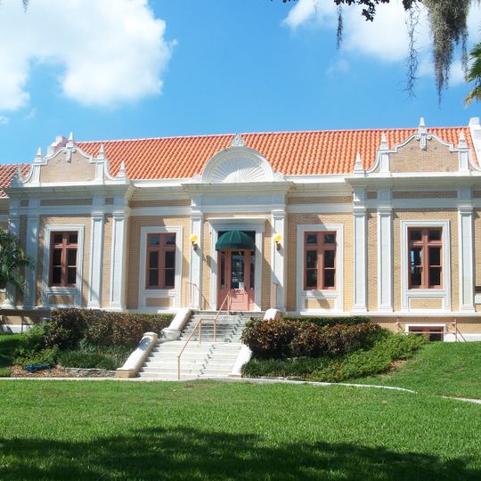 Mirror Lake Library