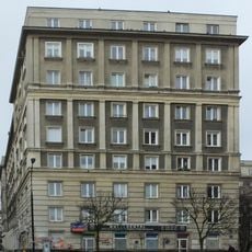 Blok przy ulicy Wałowej 7