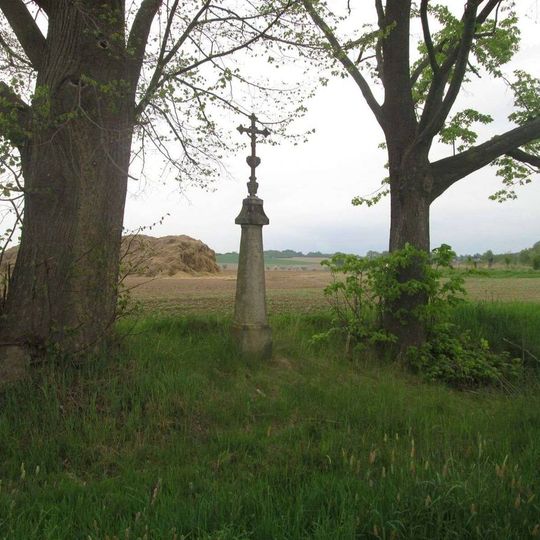 Kříž západně od Měčína