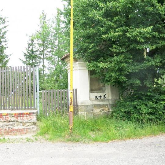 Kaplička v severní části Skalice u České Lípy