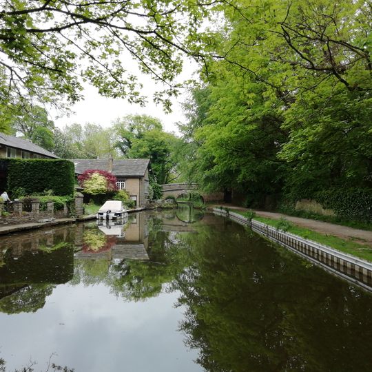 Canal bridge number 28 by Beehive Cottage